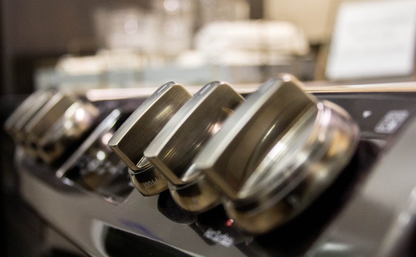 Co jednak zdziałać kiedy lodówka zakończy schładzać, a z pralki rozpoczyna wypływać woda?