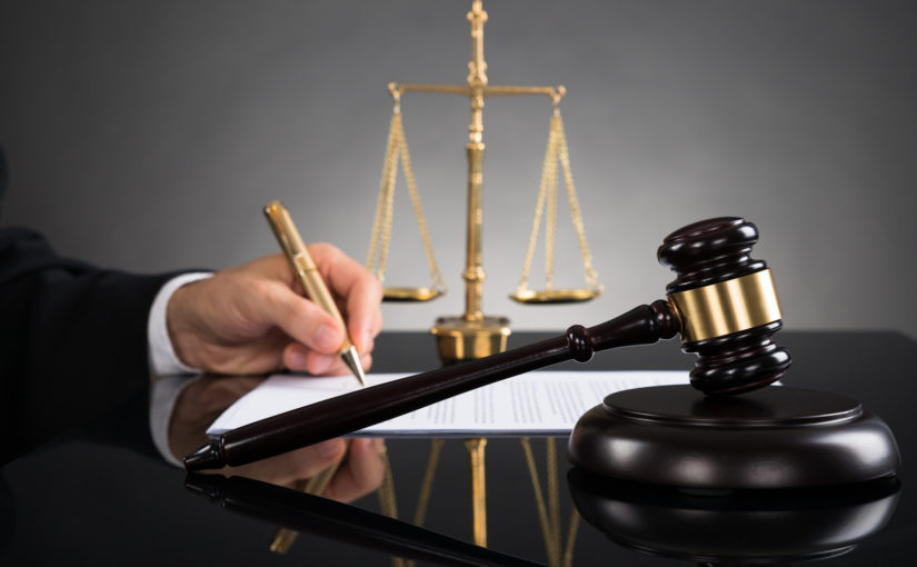 Wiele kwestyj życiowych będzie potrzebować porady prawnika.